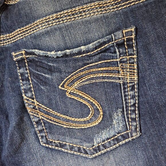 LIKE NEW SILVER JEANS SUKI HIGH SHORTS SIZE 31 W - Picture 3 of 16